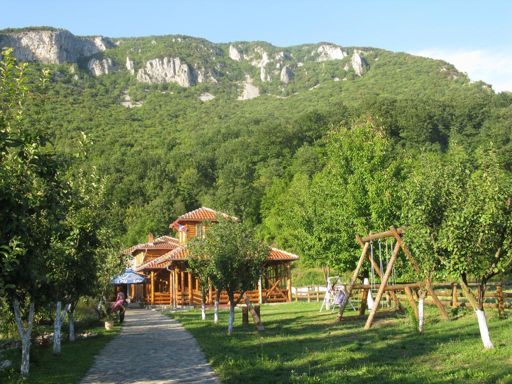 Apartments Izvor Lisine Strmosten Экстерьер фото