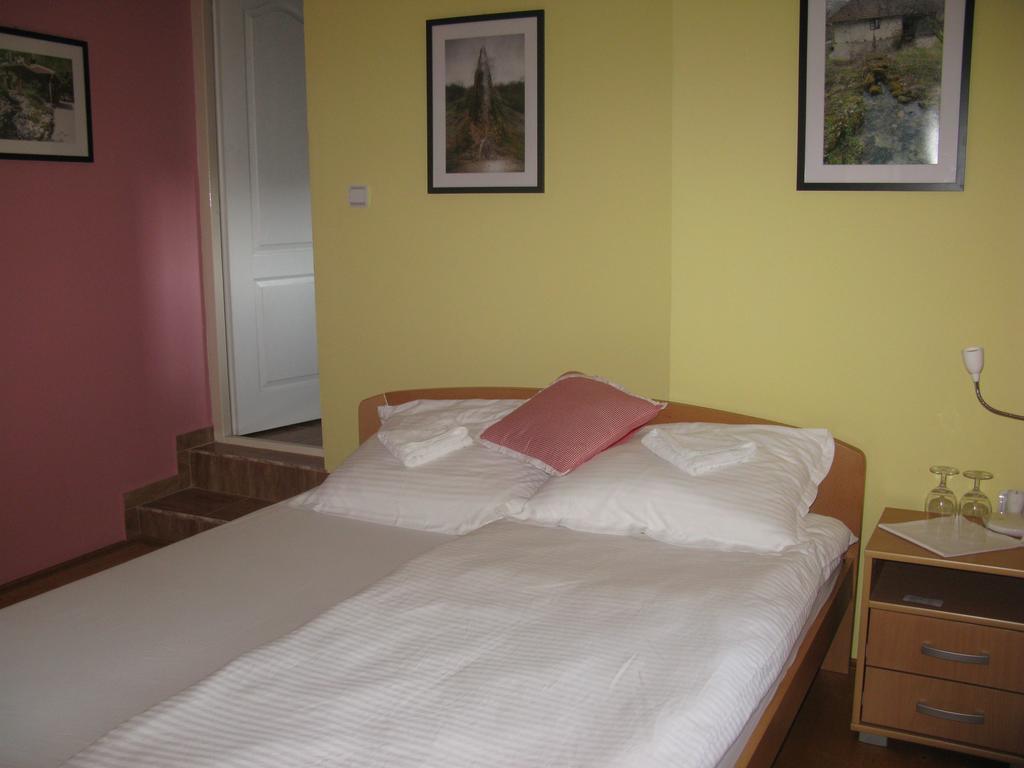 Apartments Izvor Lisine Strmosten Экстерьер фото