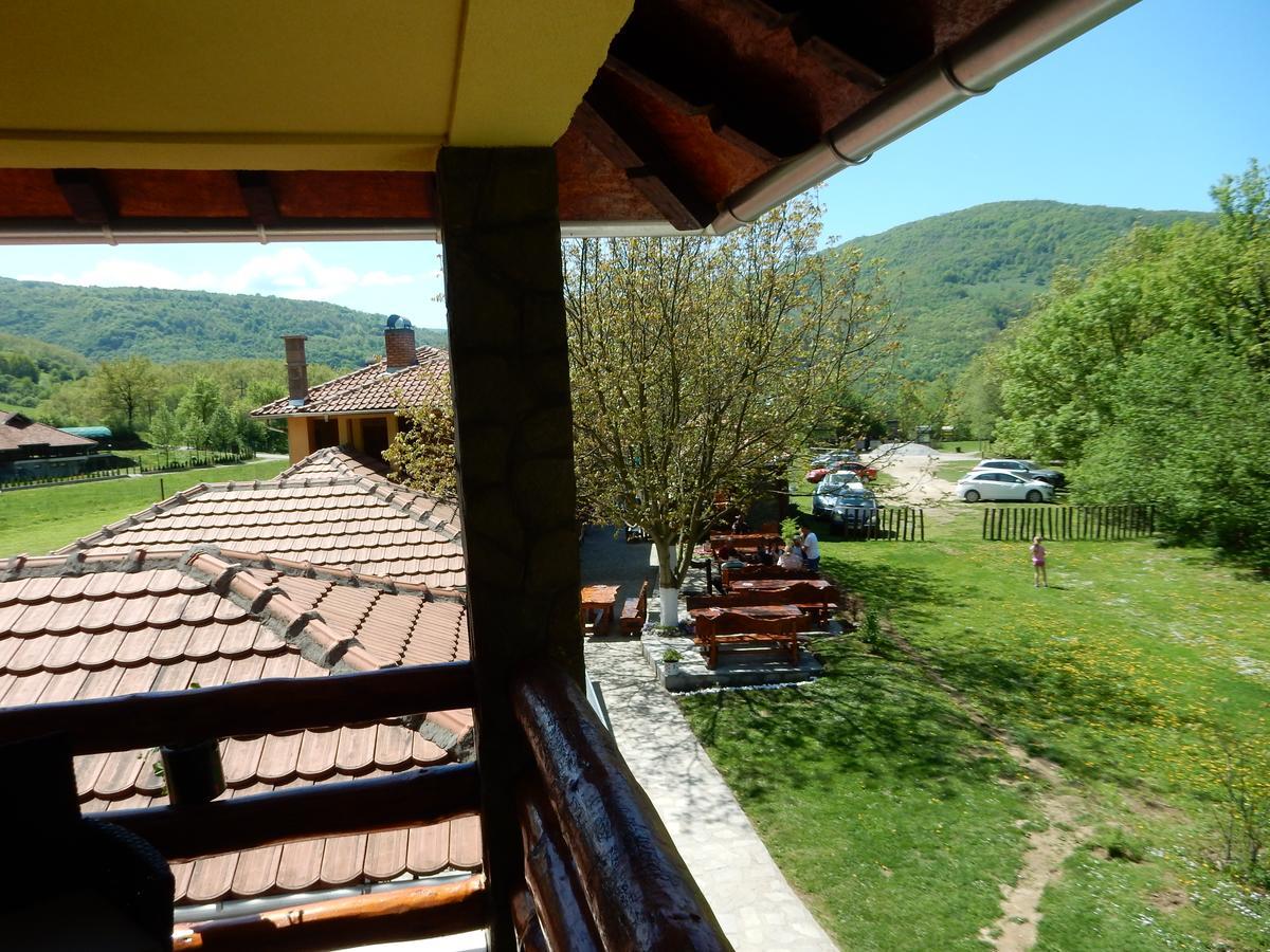 Apartments Izvor Lisine Strmosten Экстерьер фото